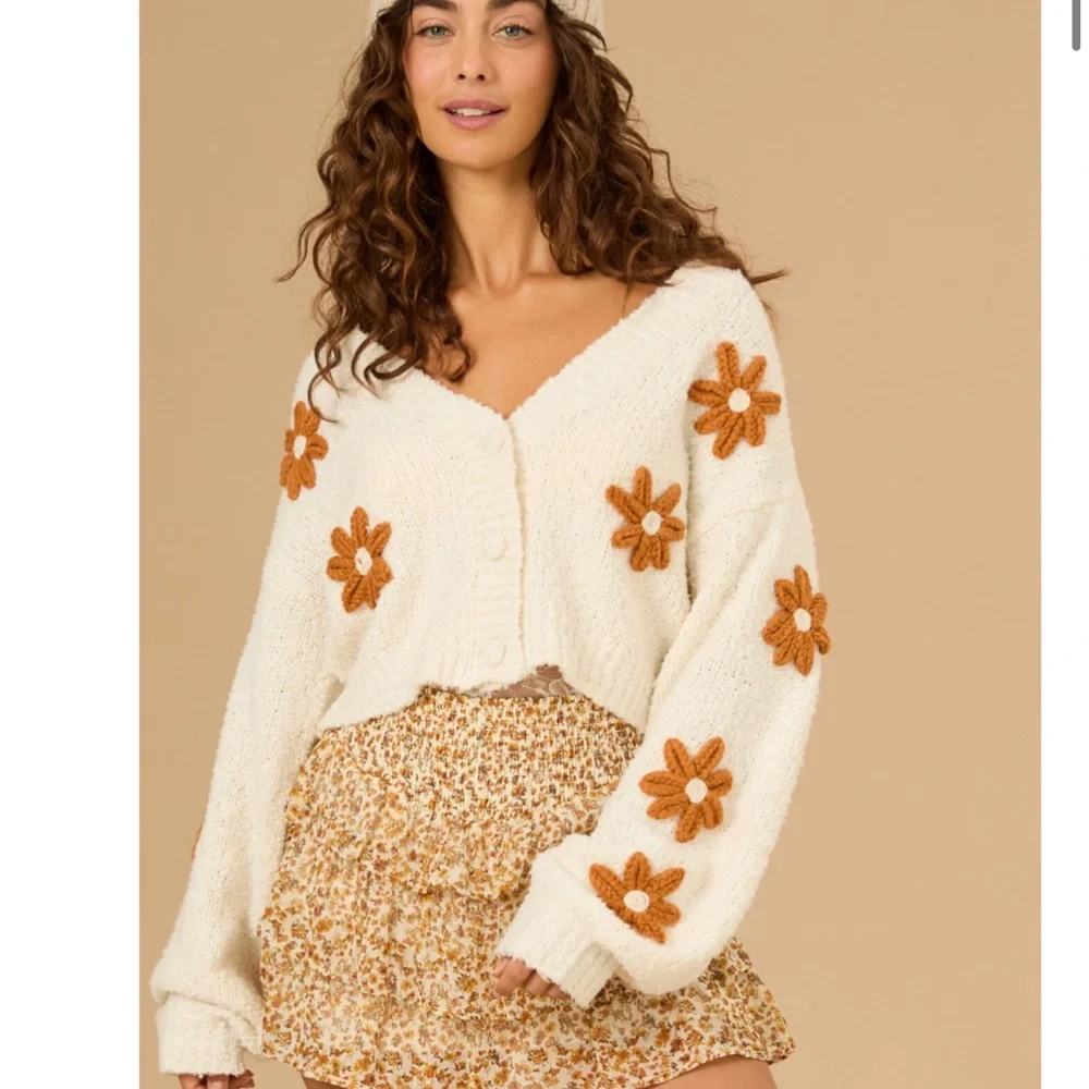 Altar’d State 3D Floral Cardigan NWT - Picture 2 of 11